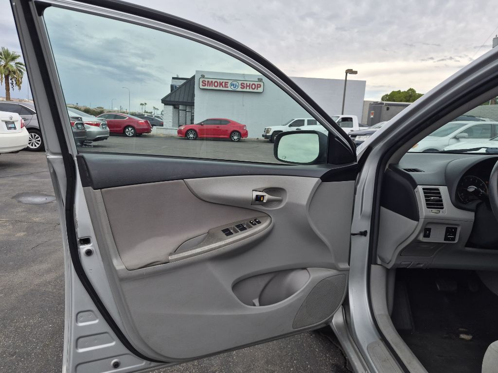 2013 Toyota Corolla Image 10