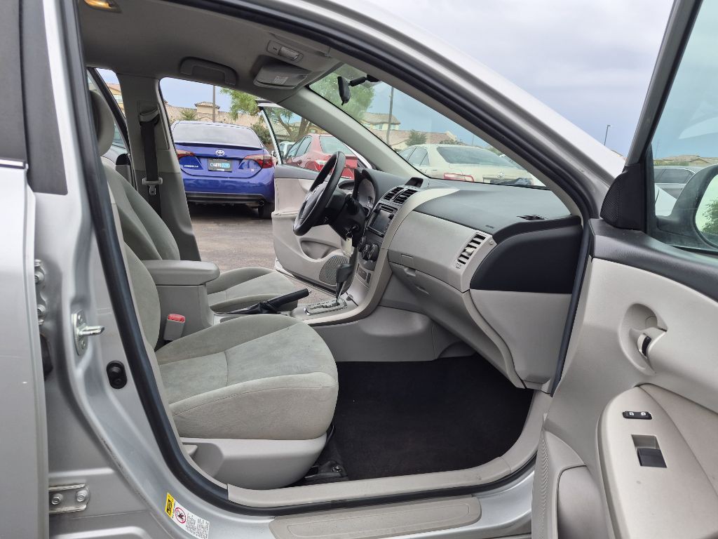 2013 Toyota Corolla Image 13