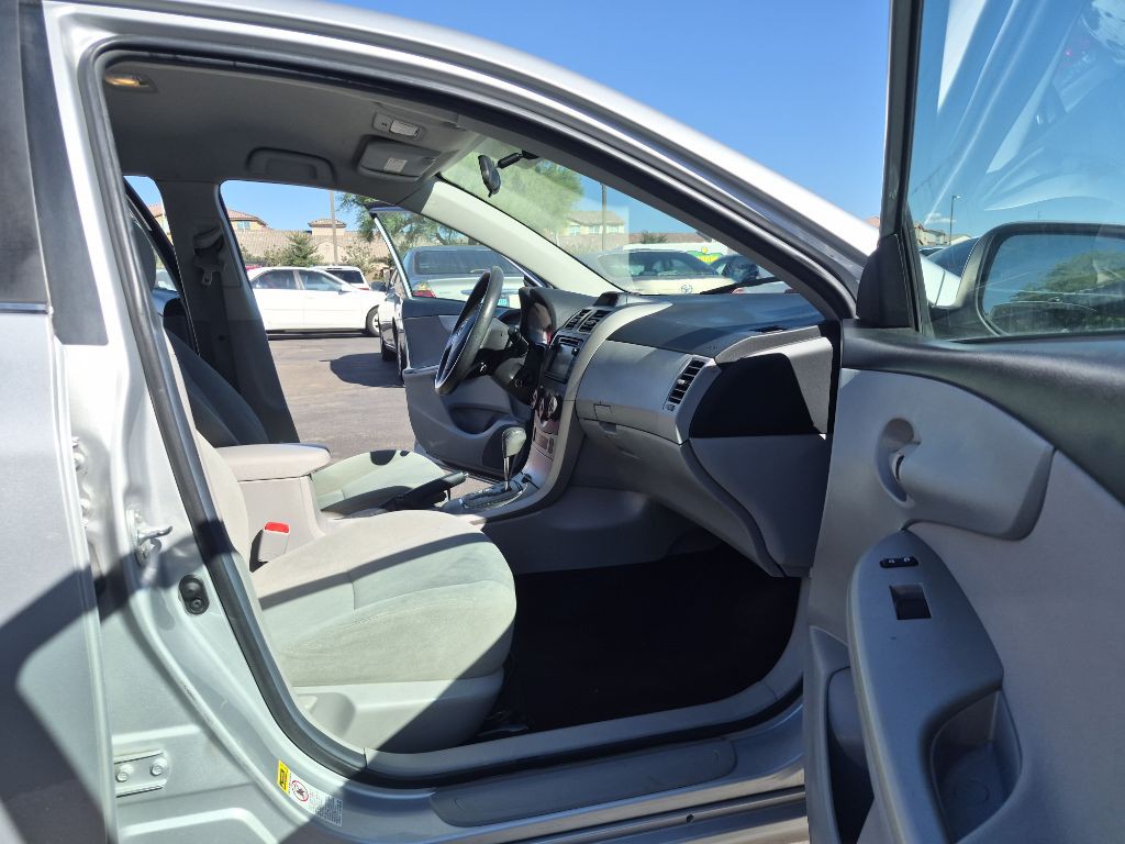 2013 Toyota Corolla Image 20