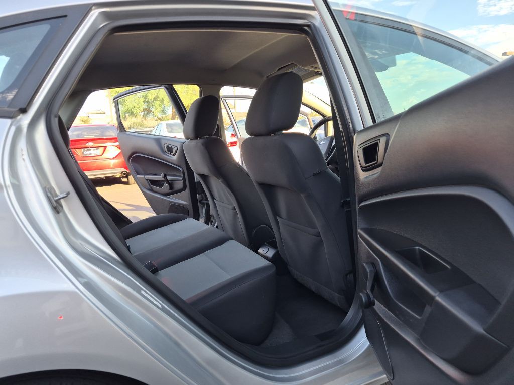 2015 Ford Fiesta Image 14
