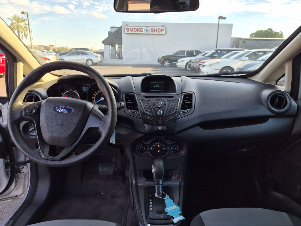 2015 Ford Fiesta Image 16