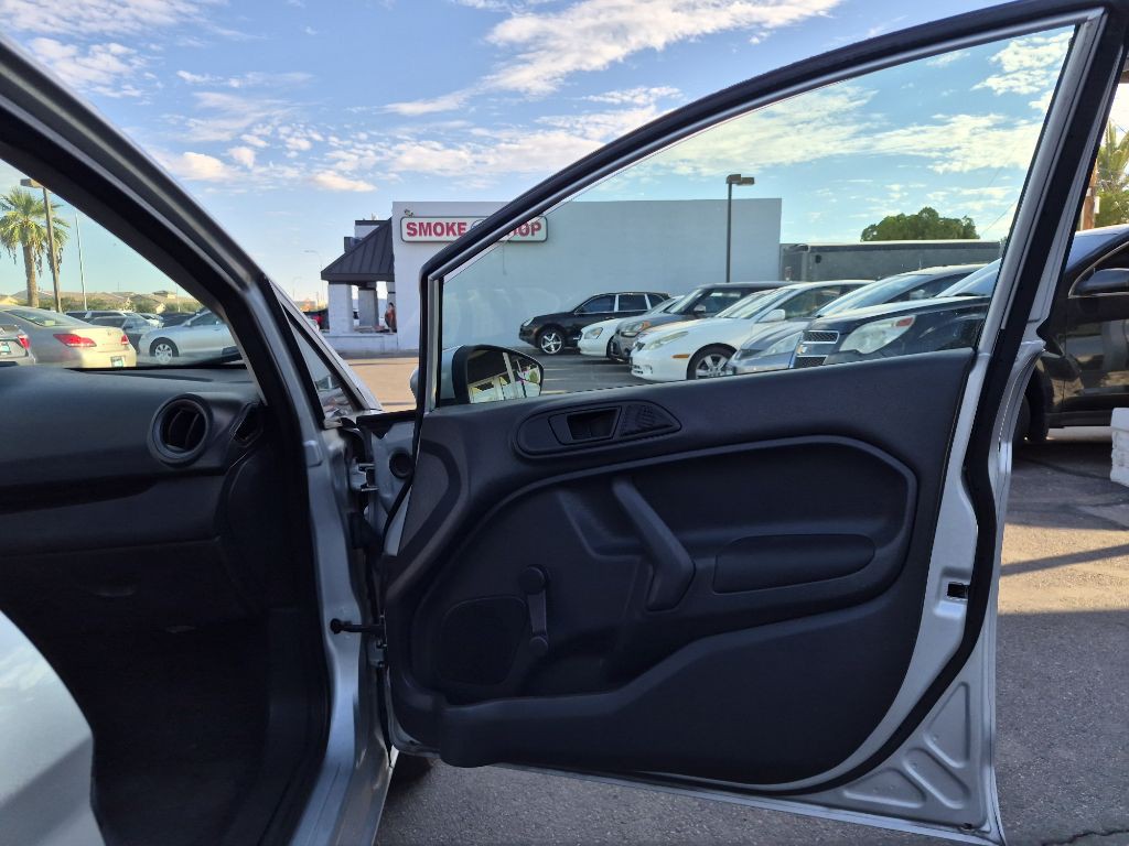 2015 Ford Fiesta Image 19