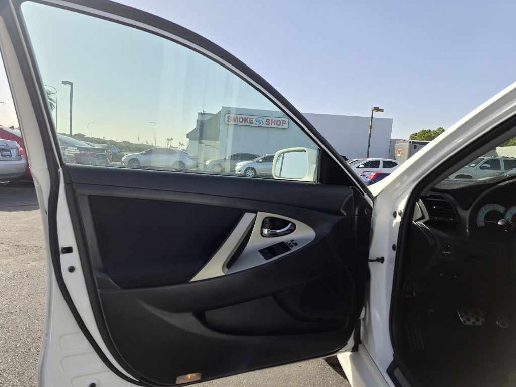 2010 Toyota Camry Image 10