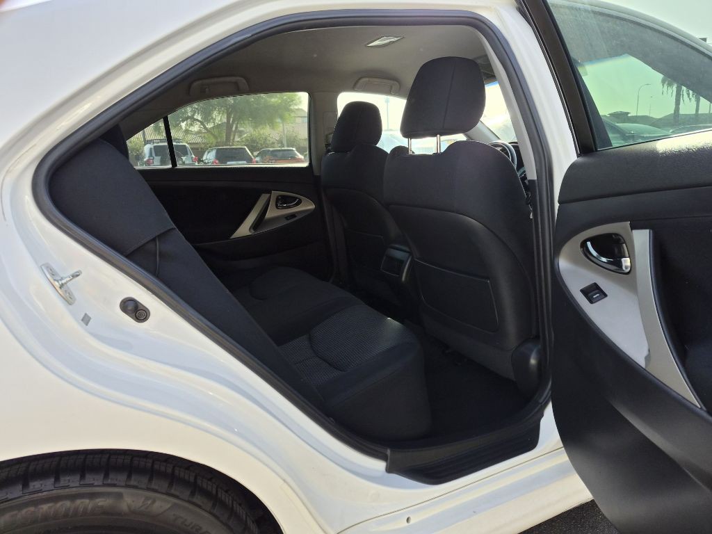 2010 Toyota Camry Image 13