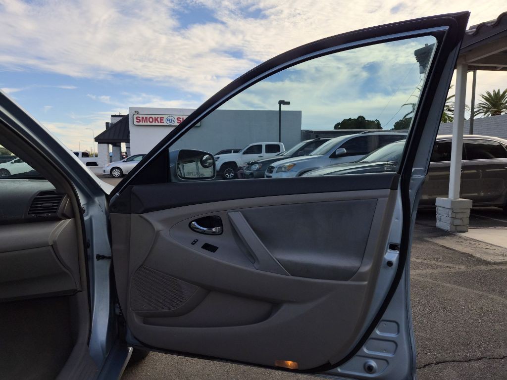 2009 Toyota Camry Image 17