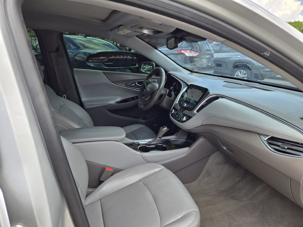 2016 Chevrolet Malibu Image 8