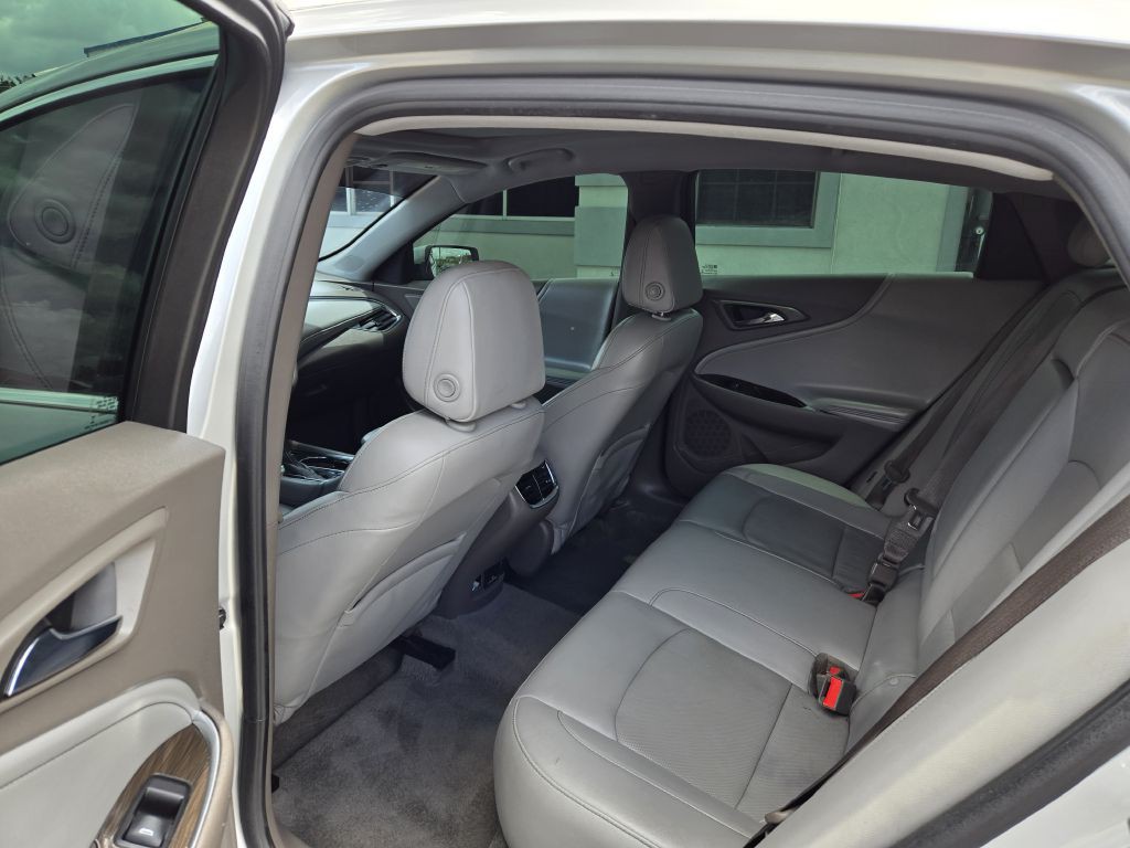 2016 Chevrolet Malibu Image 10