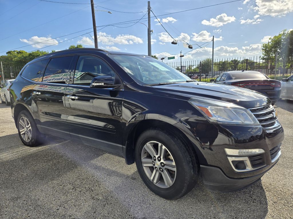 2017 Chevrolet Traverse Image 2