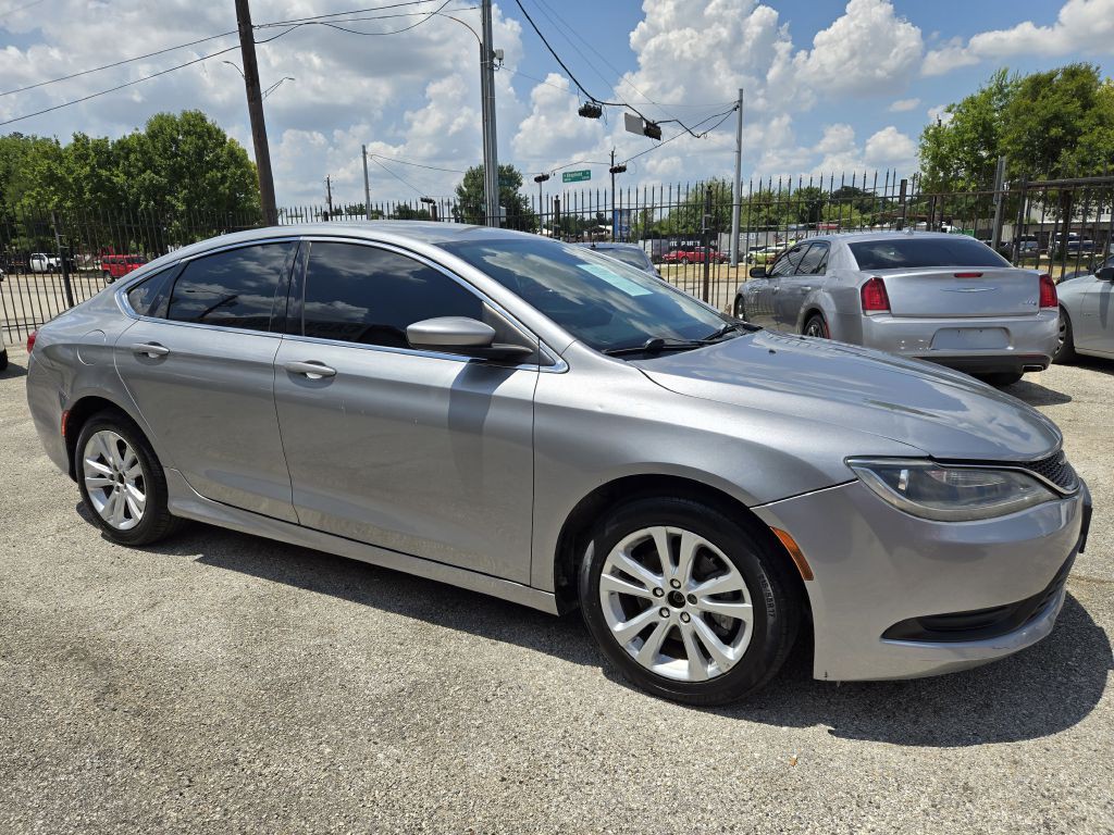 2016 Chrysler 200 Image 2