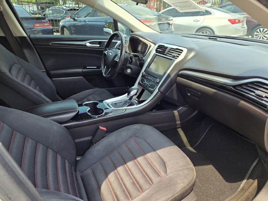2016 Ford Fusion Image 8