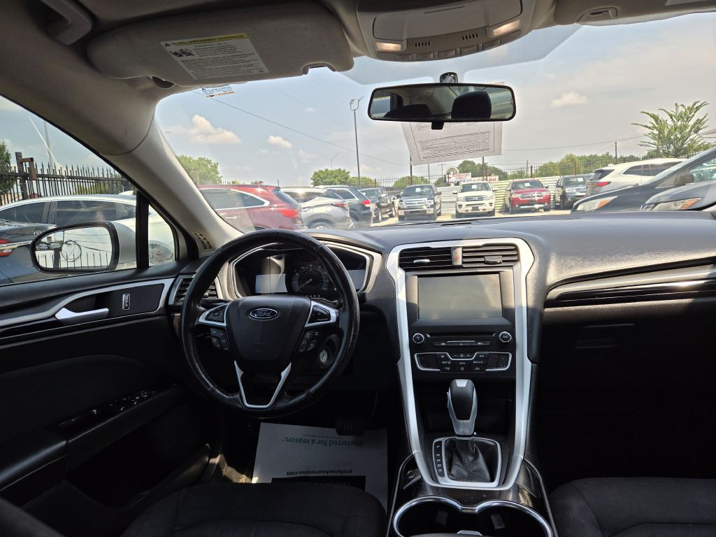 2016 Ford Fusion Image 11