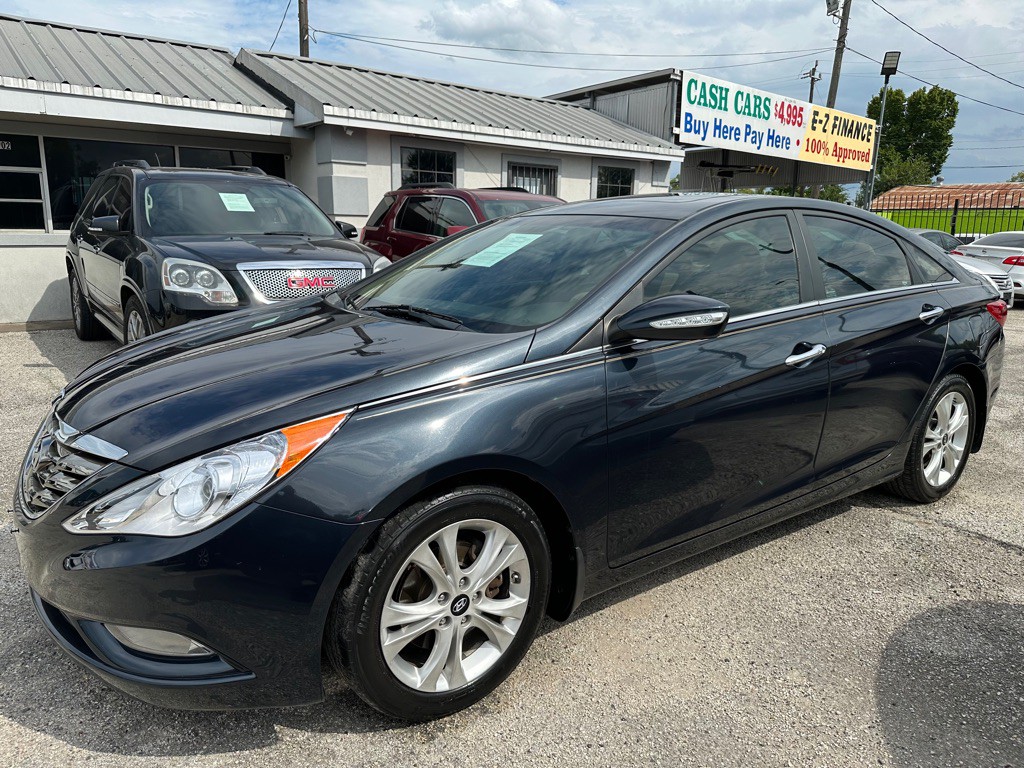 2011 Hyundai Sonata Image 2