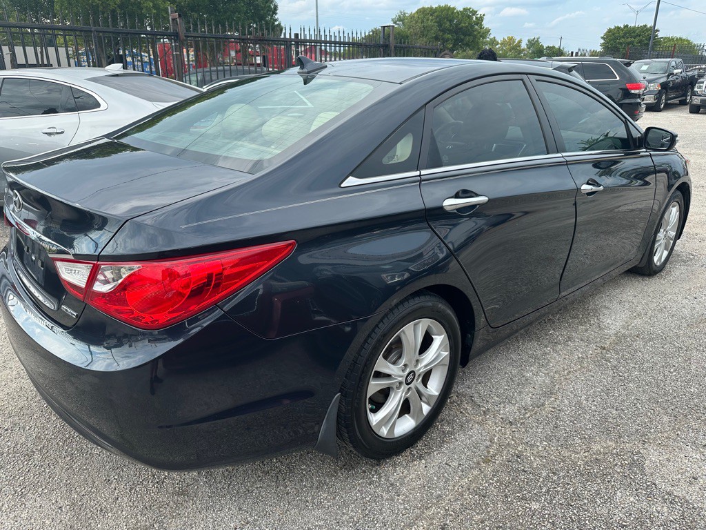 2011 Hyundai Sonata Image 4