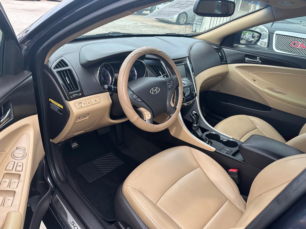 2011 Hyundai Sonata Image 5