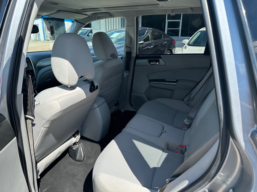 2011 Subaru Forester Image 11