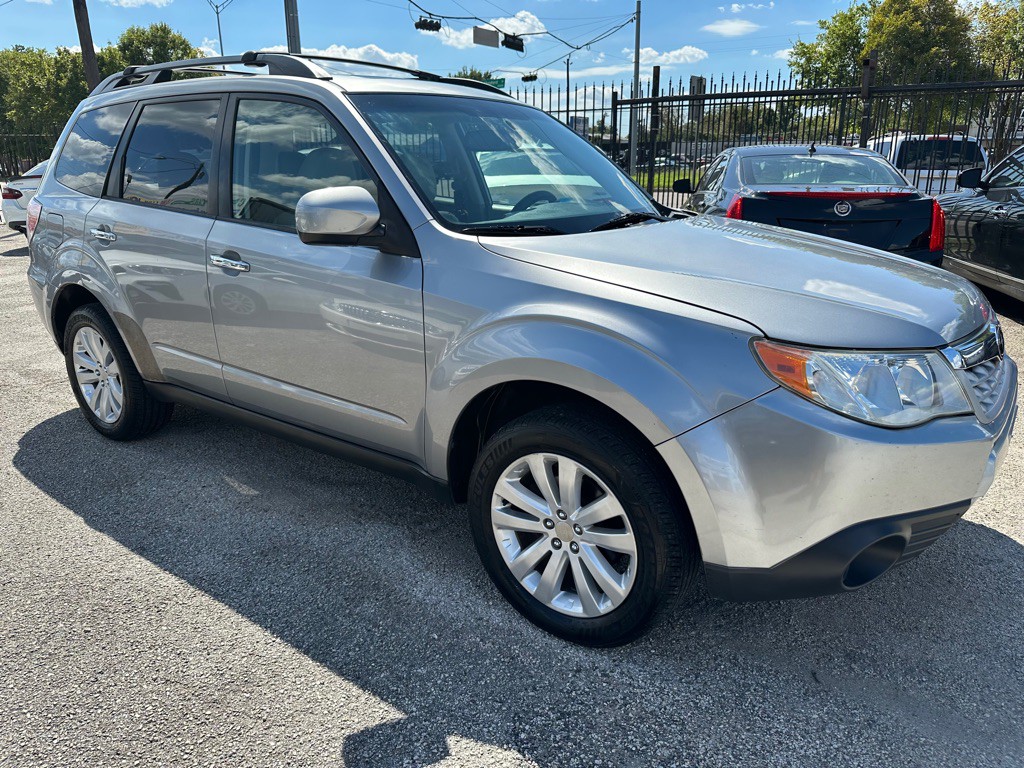 2011 Subaru Forester Image 1
