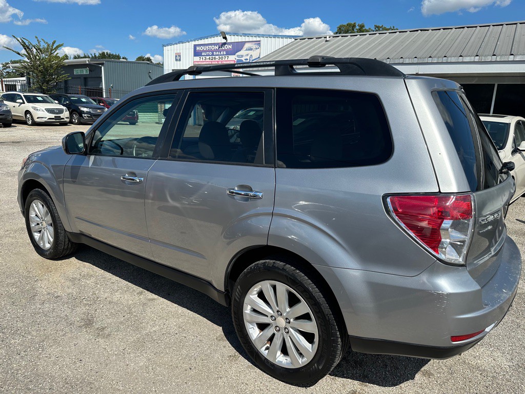 2011 Subaru Forester Image 5