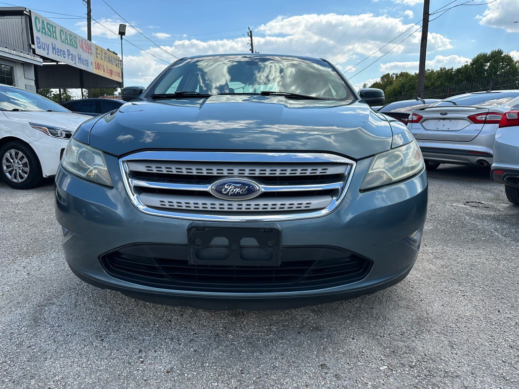 2010 Ford Taurus Image 5