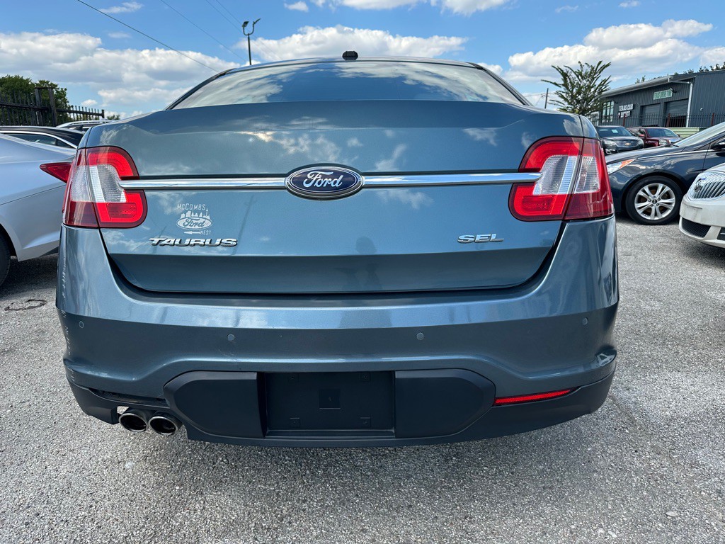 2010 Ford Taurus Image 6