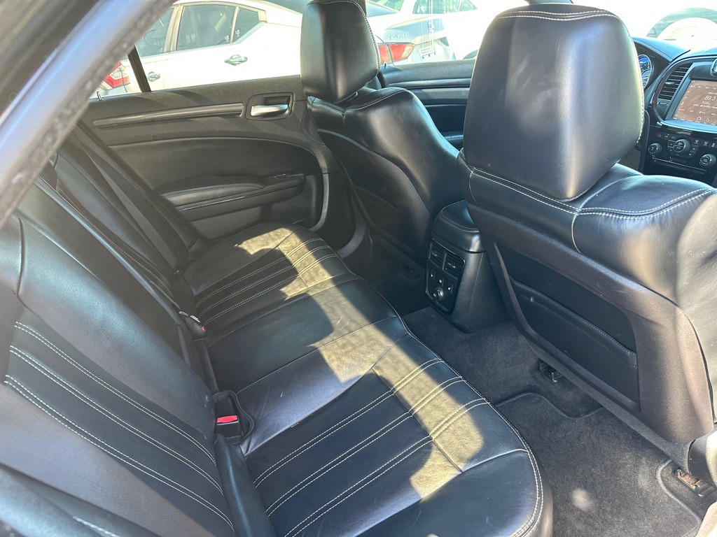 2012 Chrysler 300 Image 10