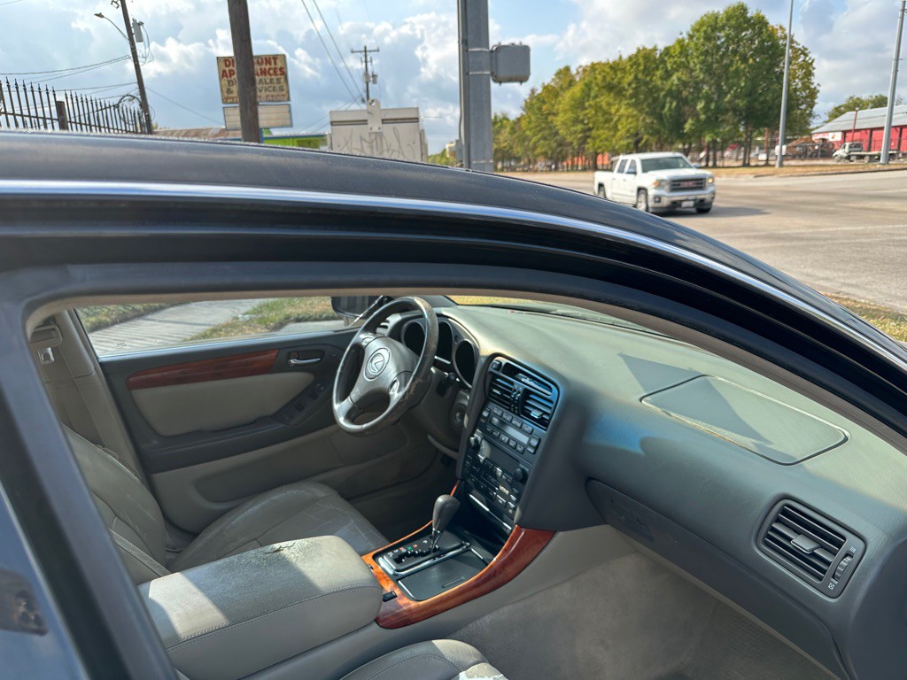 2001 Lexus GS Image 8