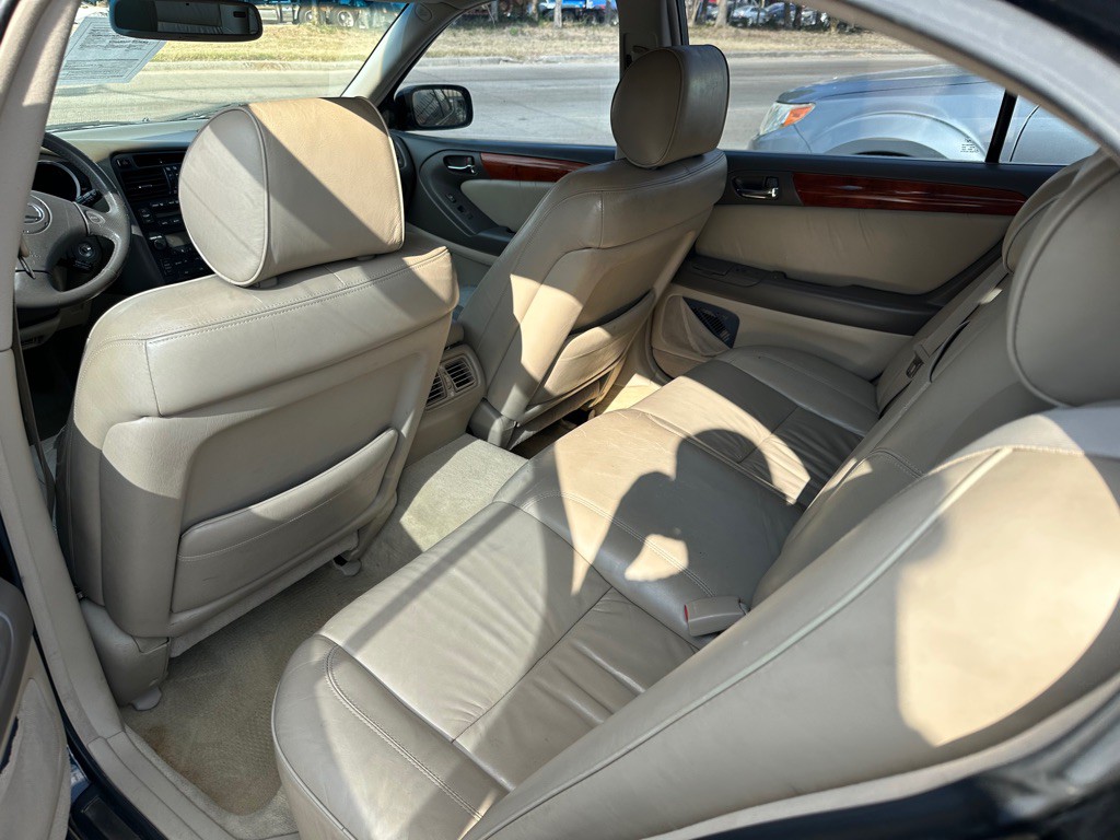 2001 Lexus GS Image 11