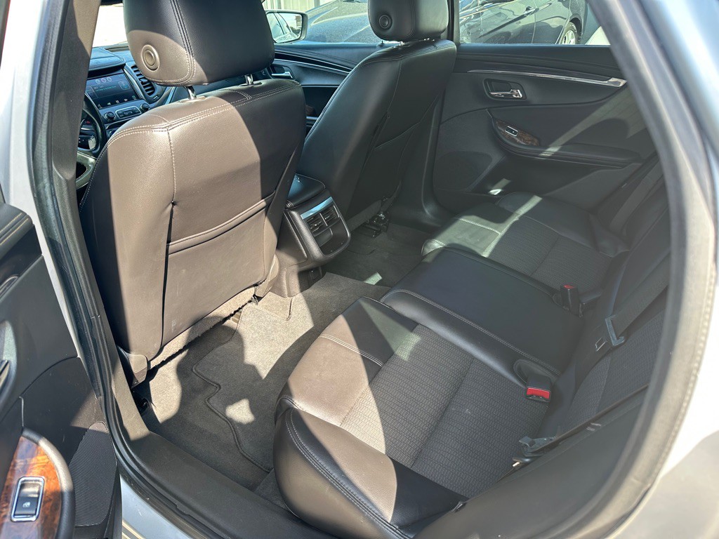 2015 Chevrolet Impala Image 11
