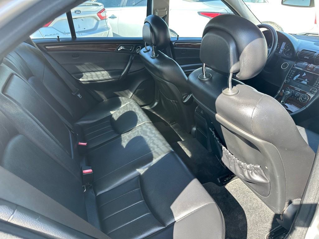 2005 Mercedes-Benz C-Class Image 11