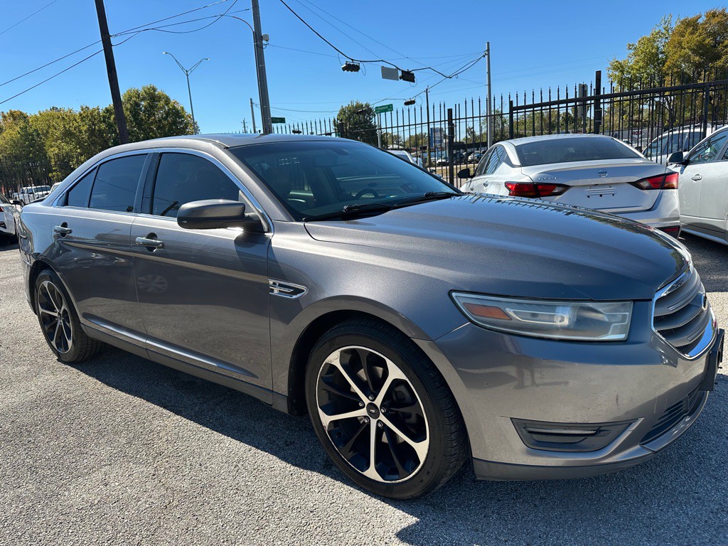 2014 Ford Taurus Image 2