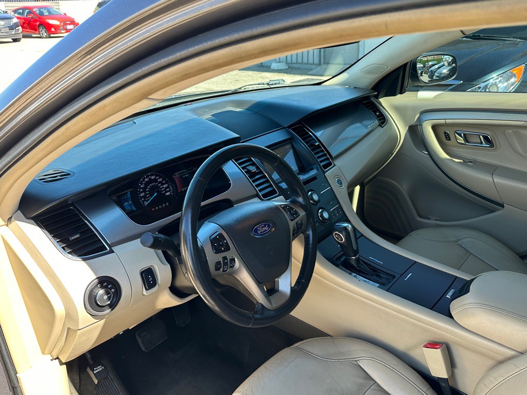 2014 Ford Taurus Image 7