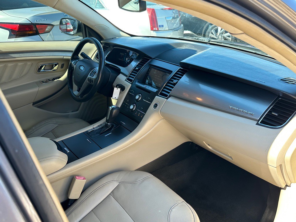 2014 Ford Taurus Image 8