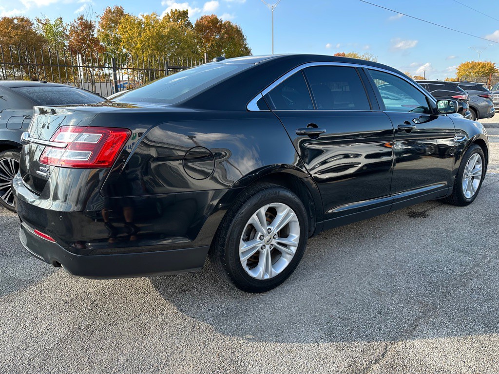 2015 Ford Taurus Image 3
