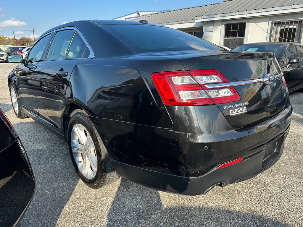 2015 Ford Taurus Image 4