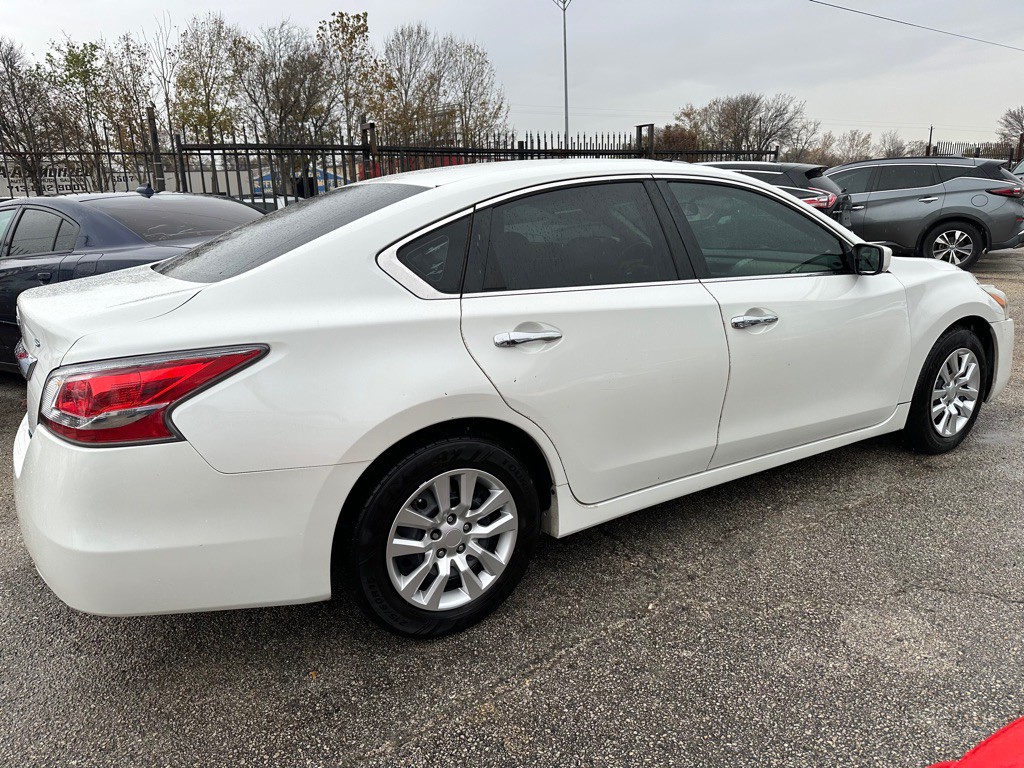 2014 Nissan Altima Image 14