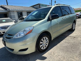 Image for 2007 Toyota Sienna CE ID: 7129182