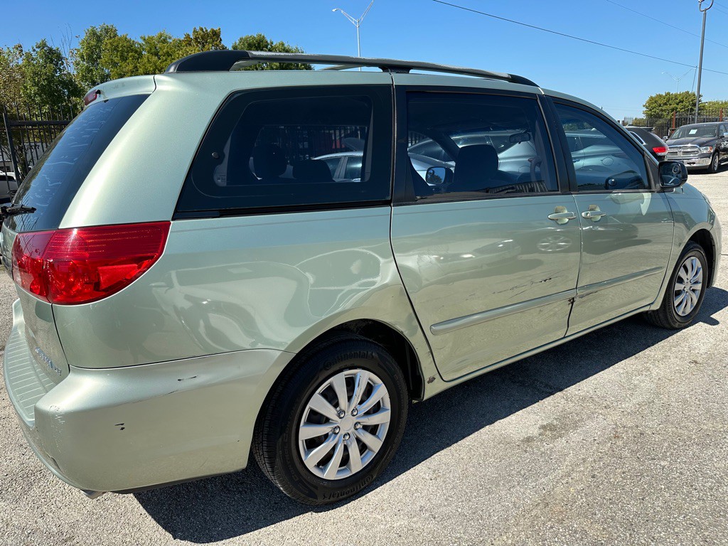 2007 Toyota Sienna Image 3