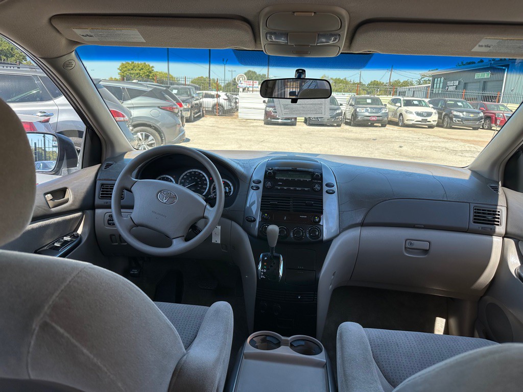 2007 Toyota Sienna Image 9