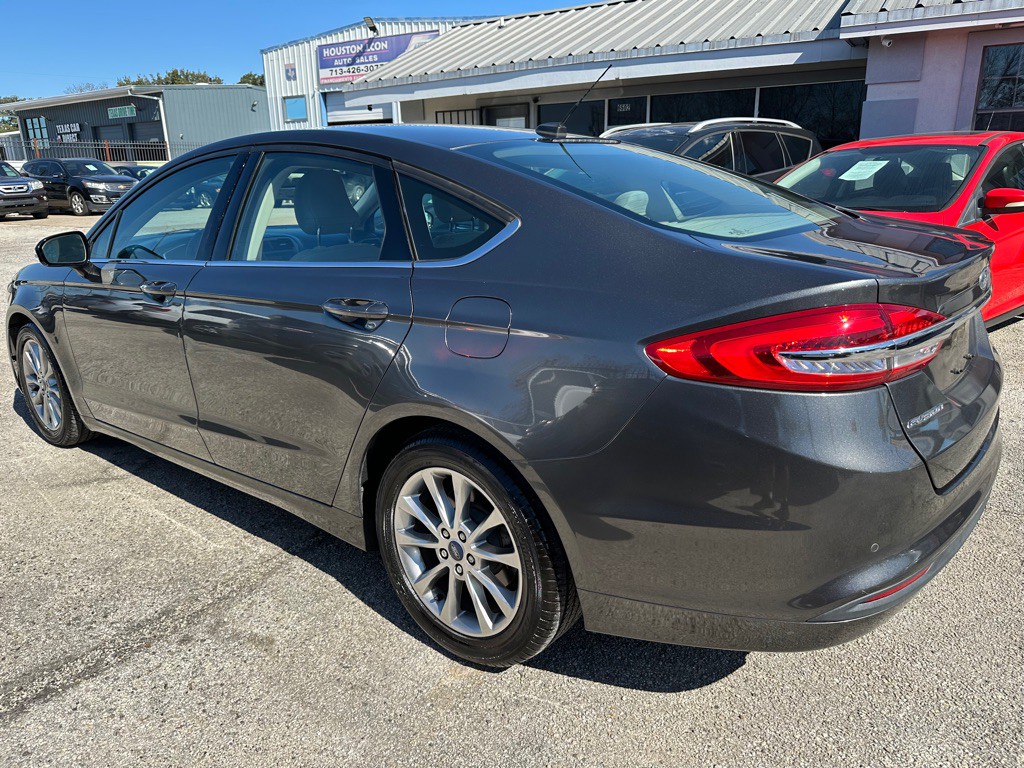 2017 Ford Fusion Image 4