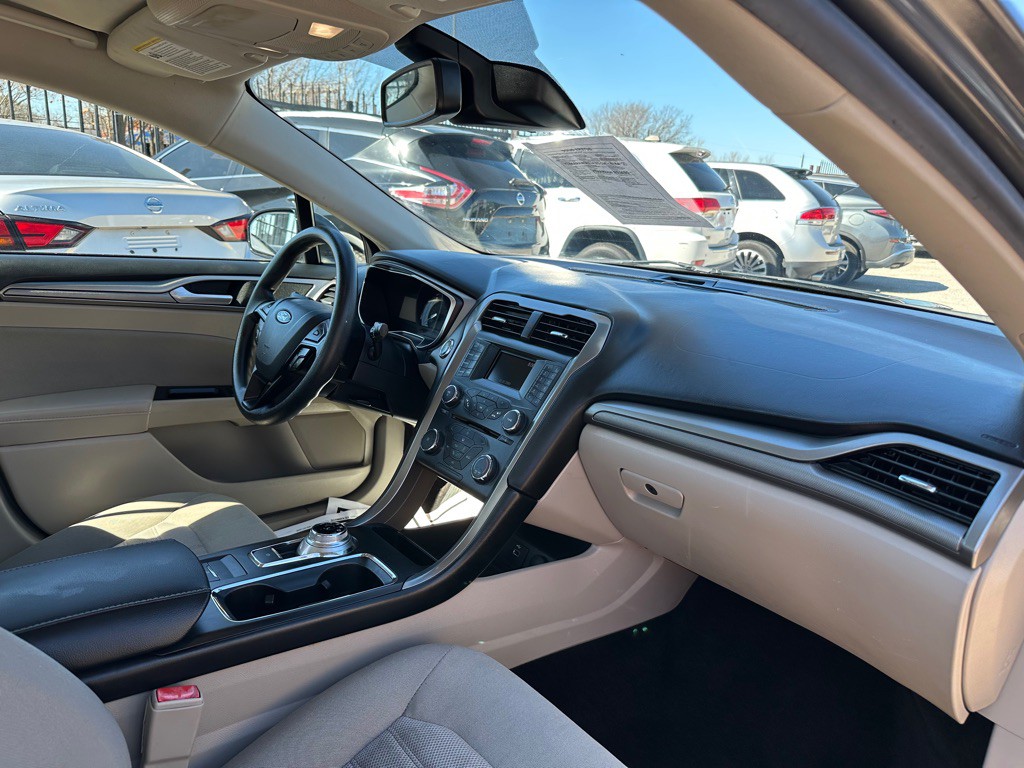 2017 Ford Fusion Image 8