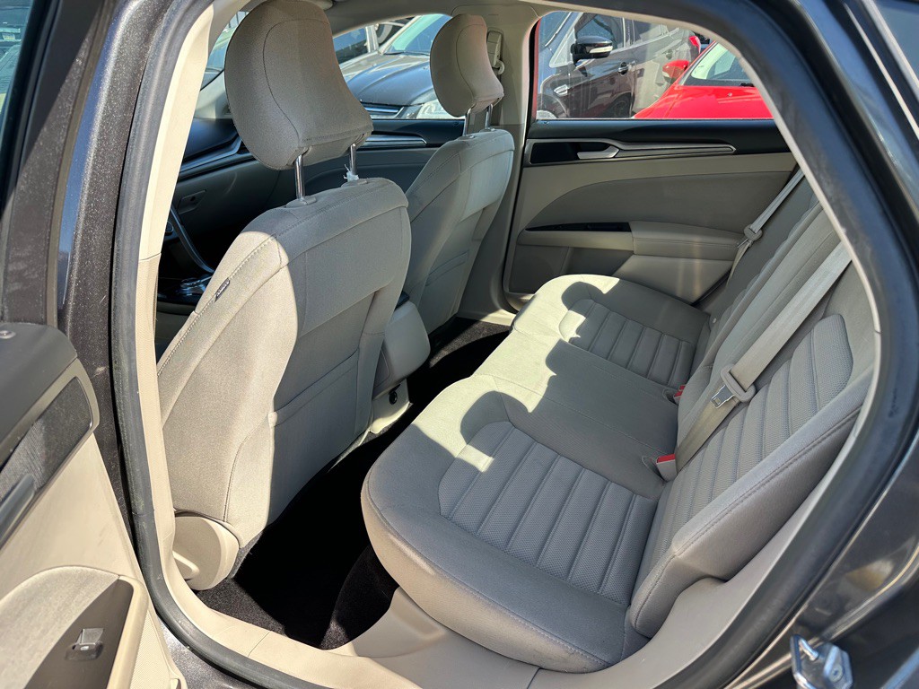 2017 Ford Fusion Image 11