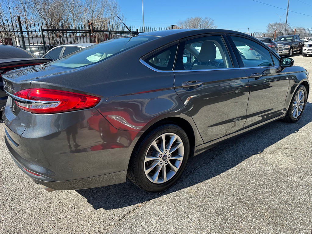 2017 Ford Fusion Image 4