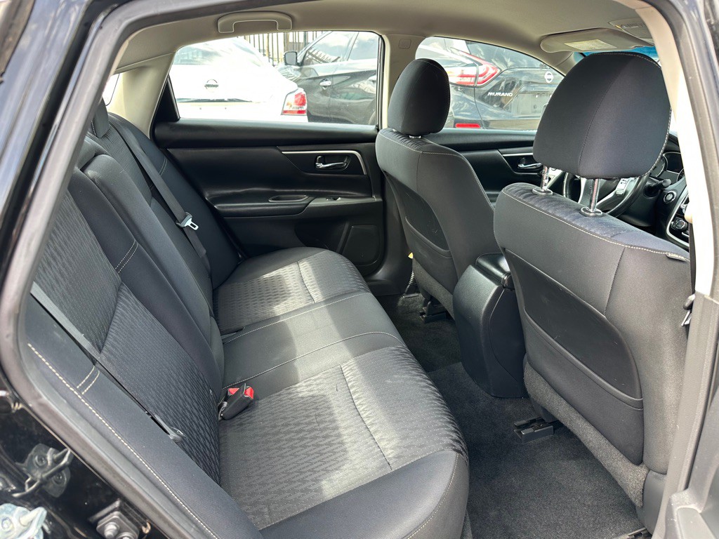 2018 Nissan Altima Image 10