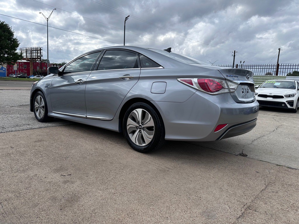 2015 Hyundai Sonata Image 3
