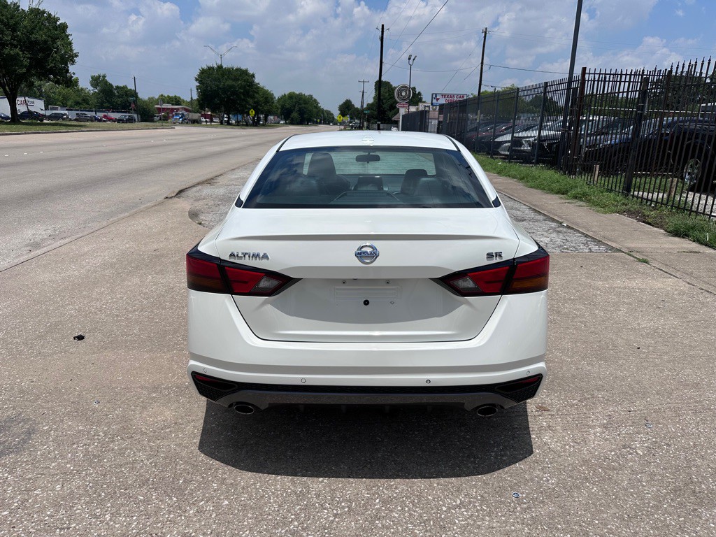 2022 Nissan Altima Image 6