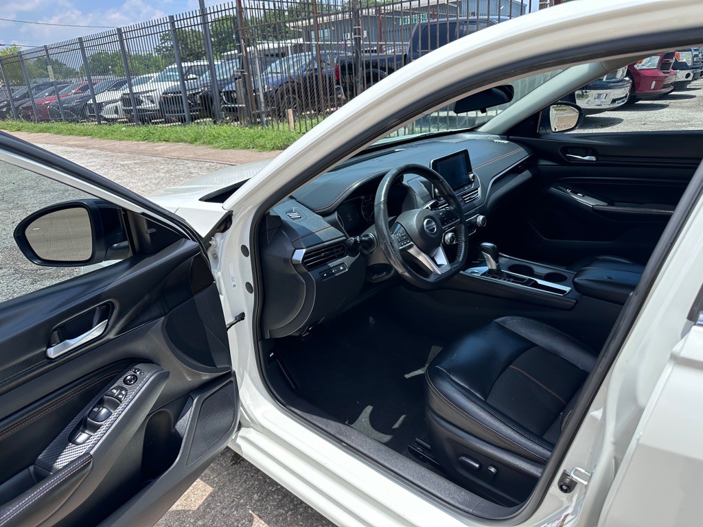 2022 Nissan Altima Image 7