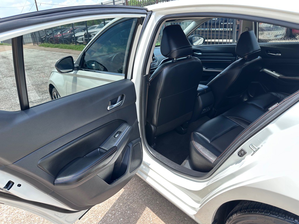 2022 Nissan Altima Image 9