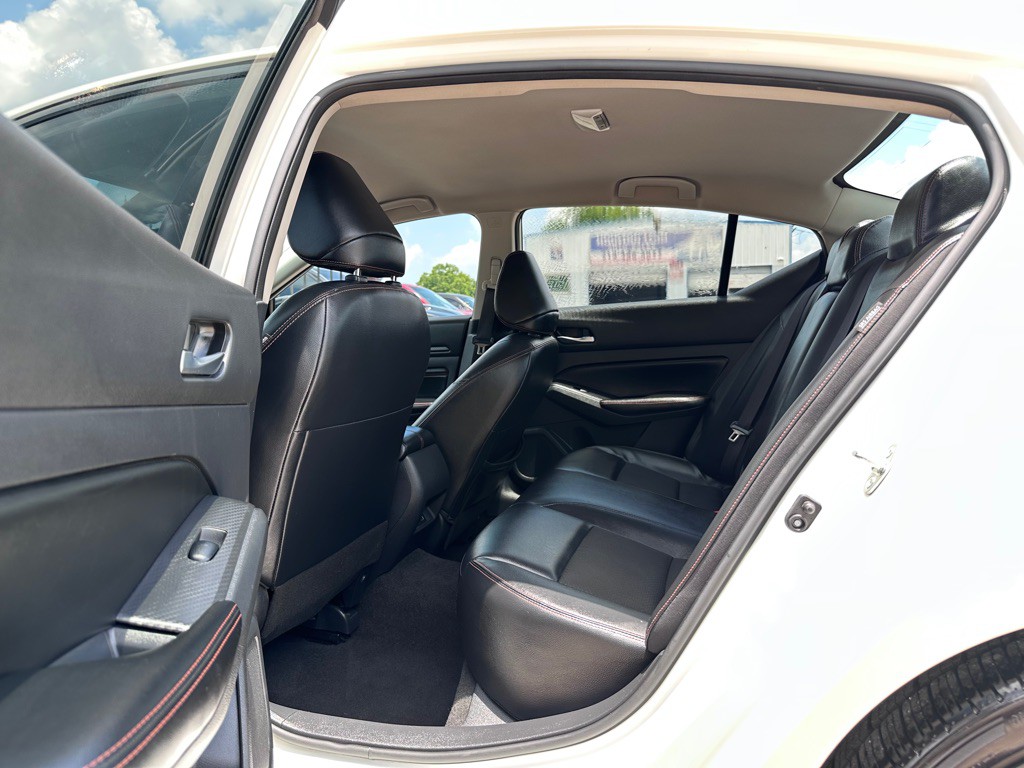2022 Nissan Altima Image 10
