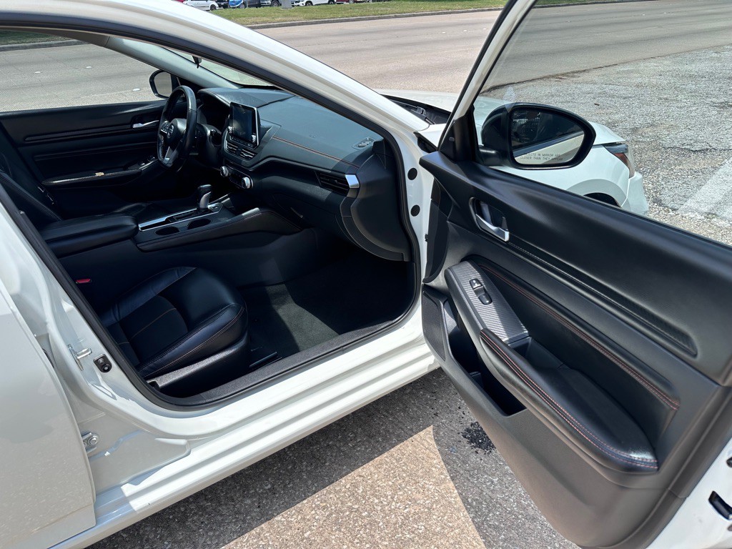 2022 Nissan Altima Image 11