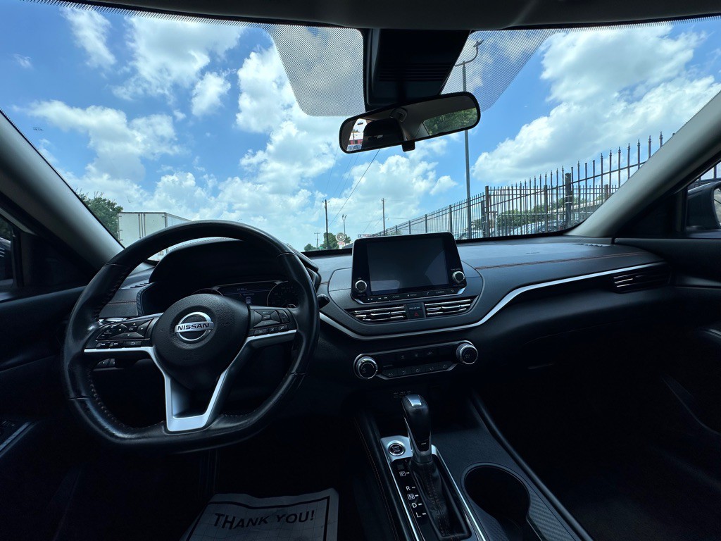 2022 Nissan Altima Image 15