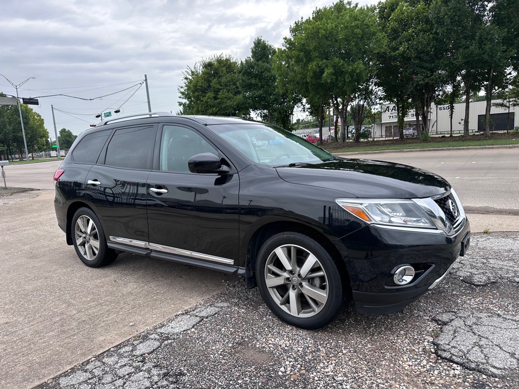 2015 Nissan Pathfinder Image 2